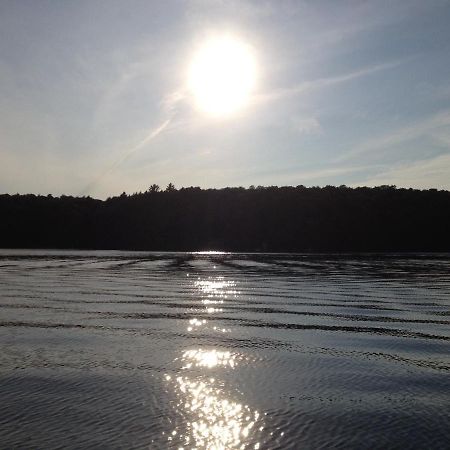 Little Hawk Resort & Marina Algonquin Highlands Exterior foto